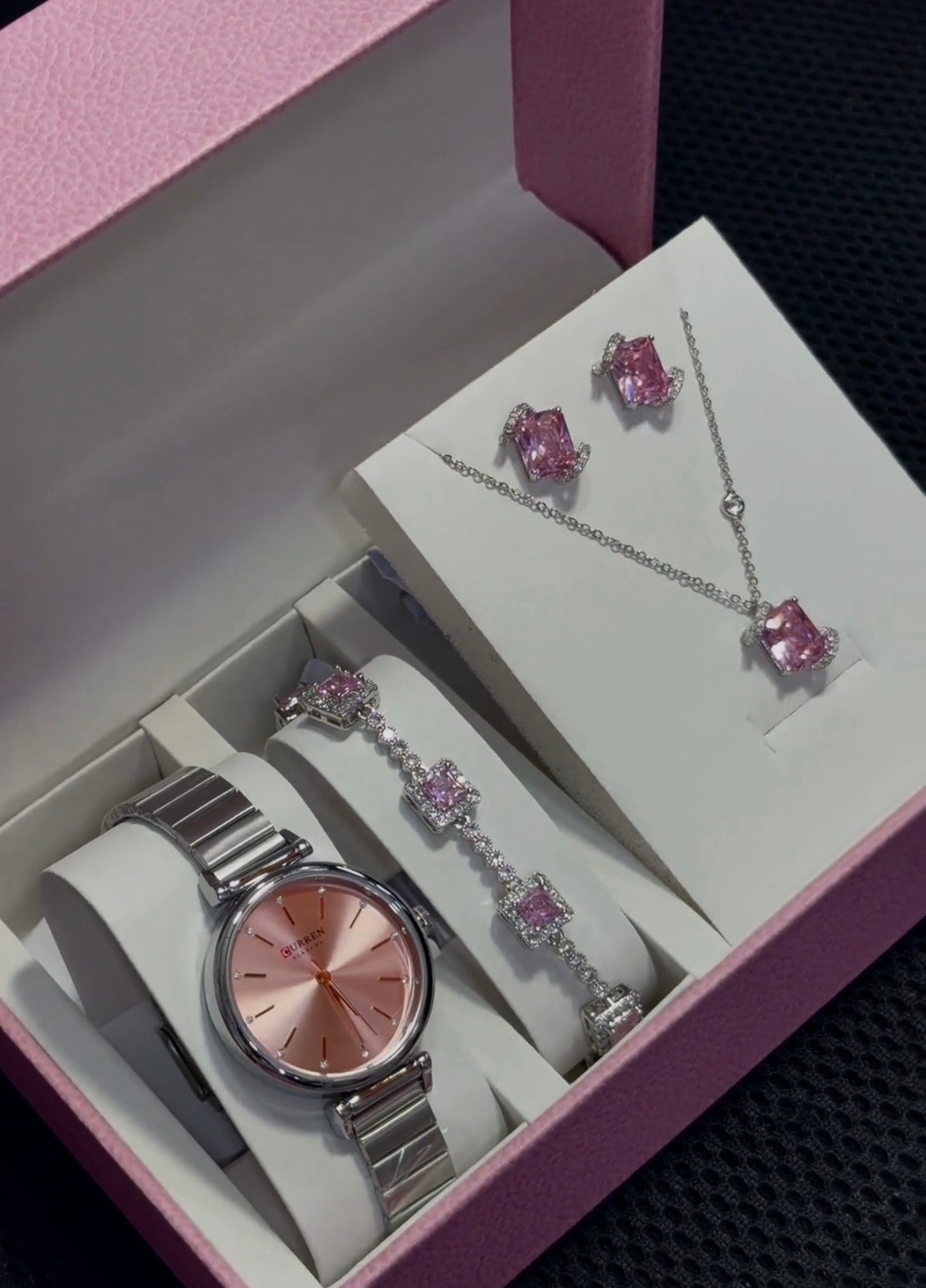 LADIES’ SET 6