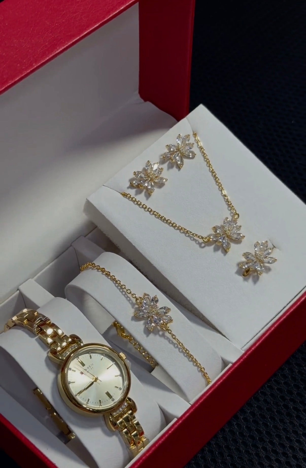 LADIES’ SET 4