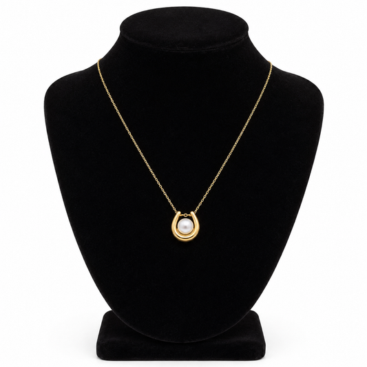 Dainty Pearl necklace